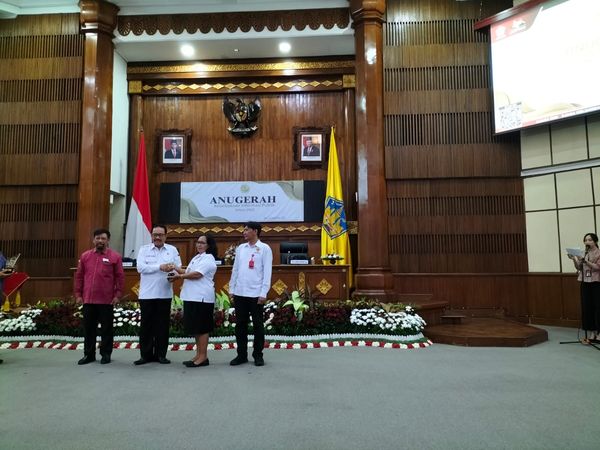 Penghargaan untuk Dinas Kependudukan dan Pencatatan Sipil Kota Denpasar